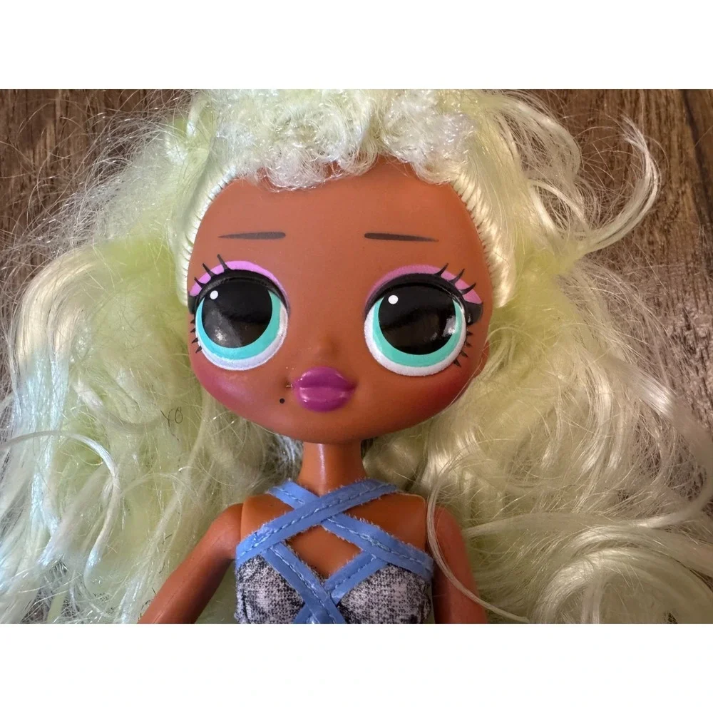 LOL Surprise OMG Lady Diva Fashion Doll Blonde Articulated Series‎ 1 Skirt Shirt